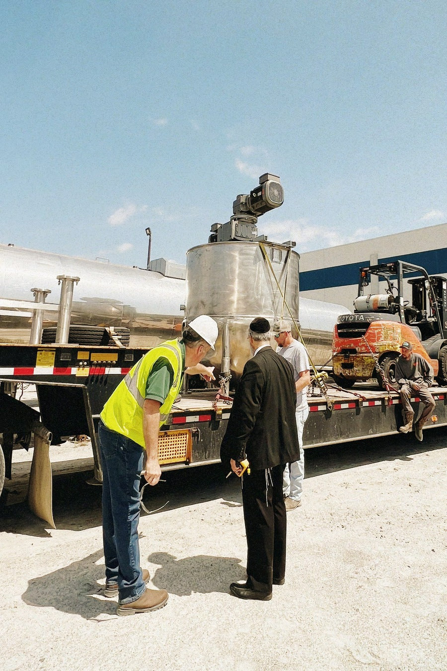 kosher-honey-rabbi-savannah-bee-company-how-its-made-raw-honey