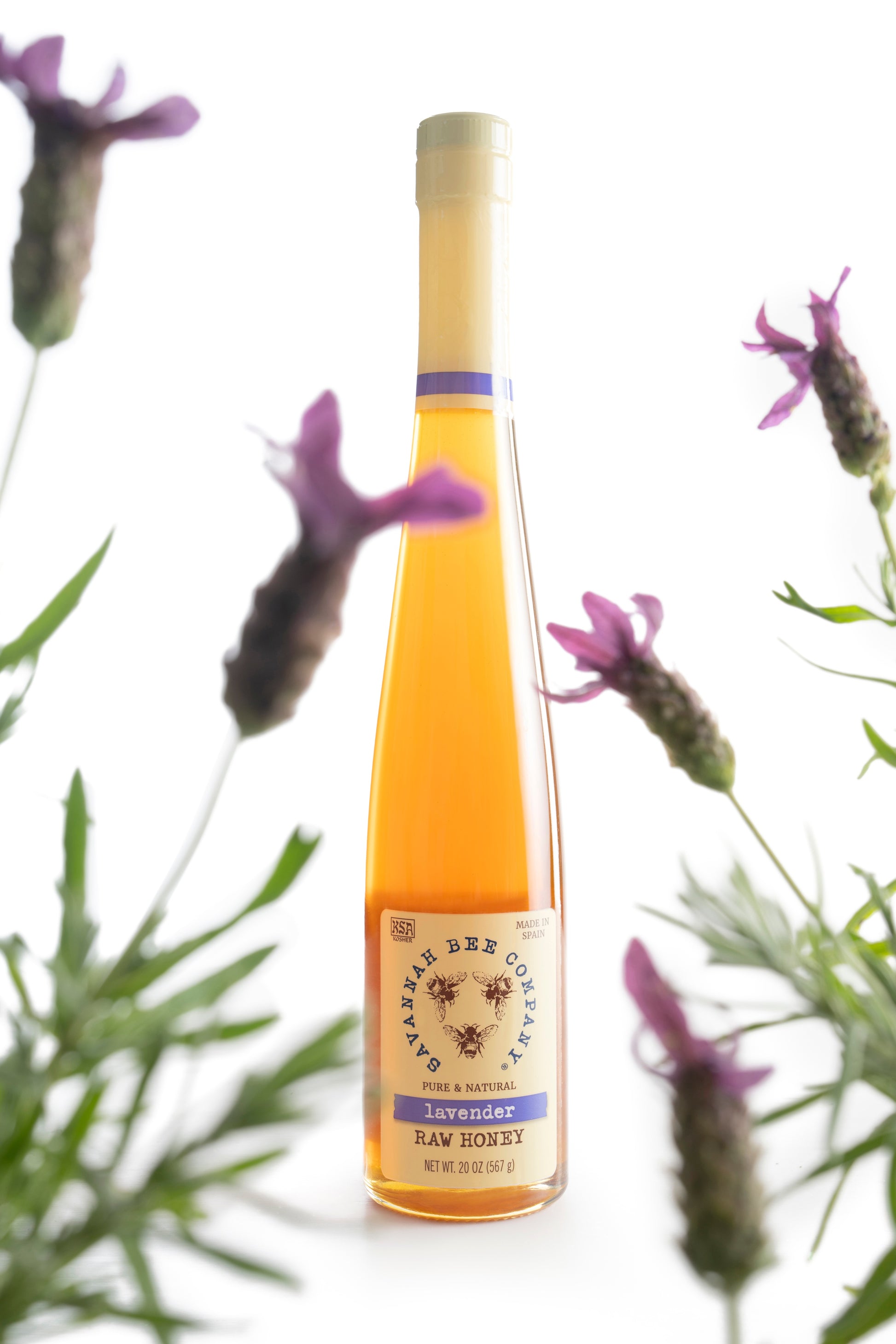 Lavender Flute Classic 20oz surround by lavender flowers