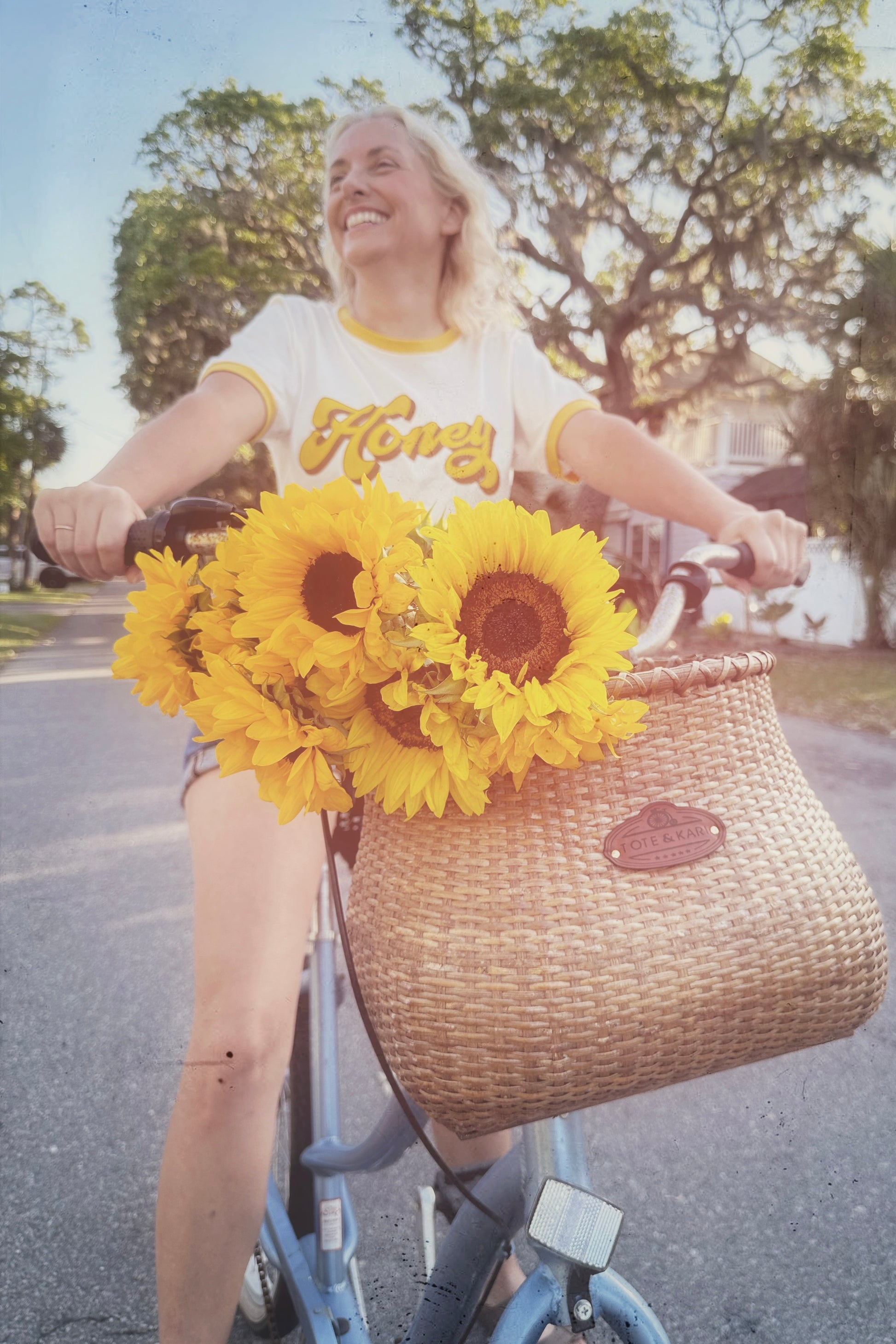 honey-ringer-tee-shirt-and-sunflowers