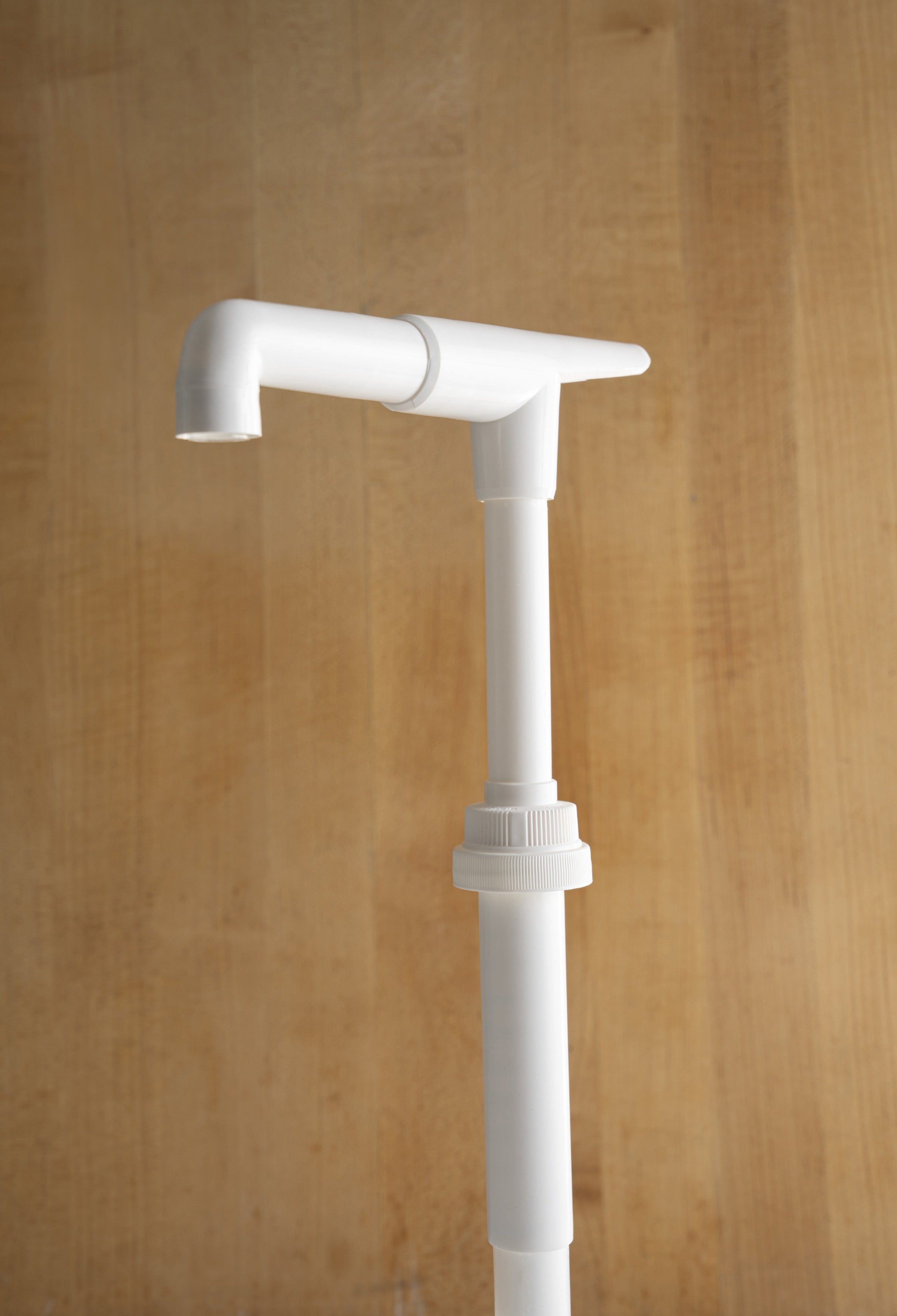 Large honey pump that fits on 80oz honey jug.